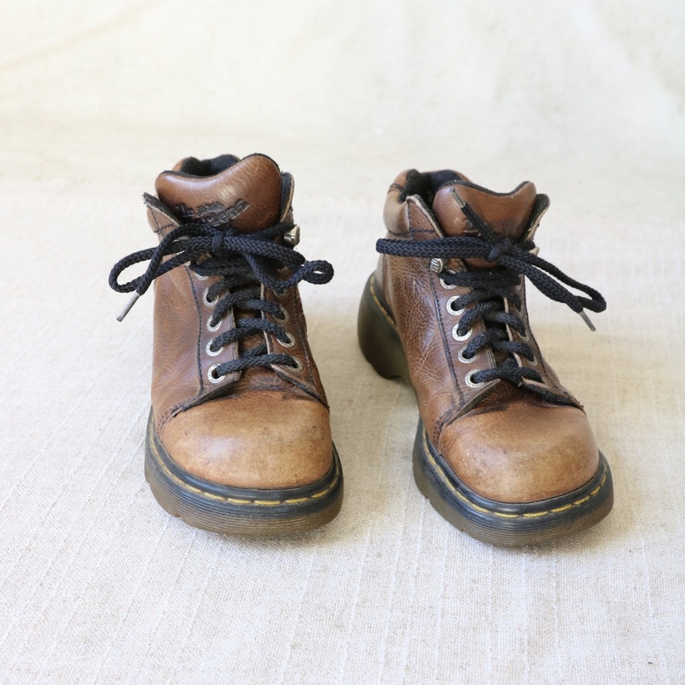 Vintage Dr. Martens 8550 Chunky Leather Ankle Boot - Picture 1 of 9